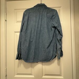 Buck Mason Men’s Chambray Shirt